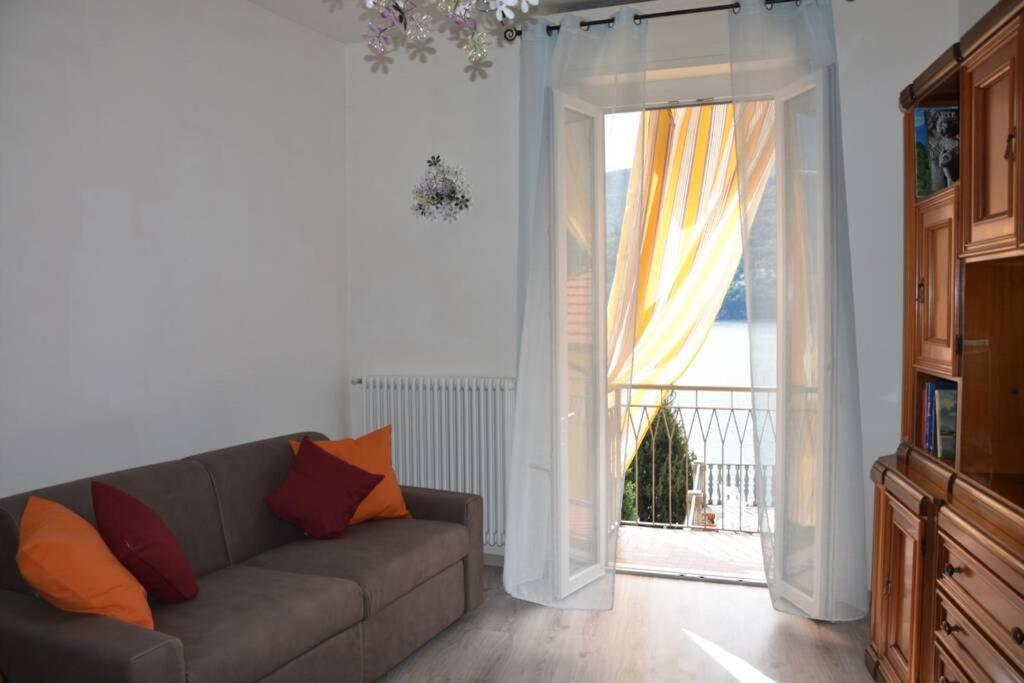 Posezení v ubytování La Resilienza, apartment with view, Carate Urio