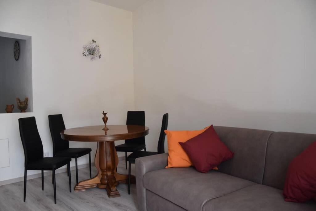 Posezení v ubytování La Resilienza, apartment with view, Carate Urio