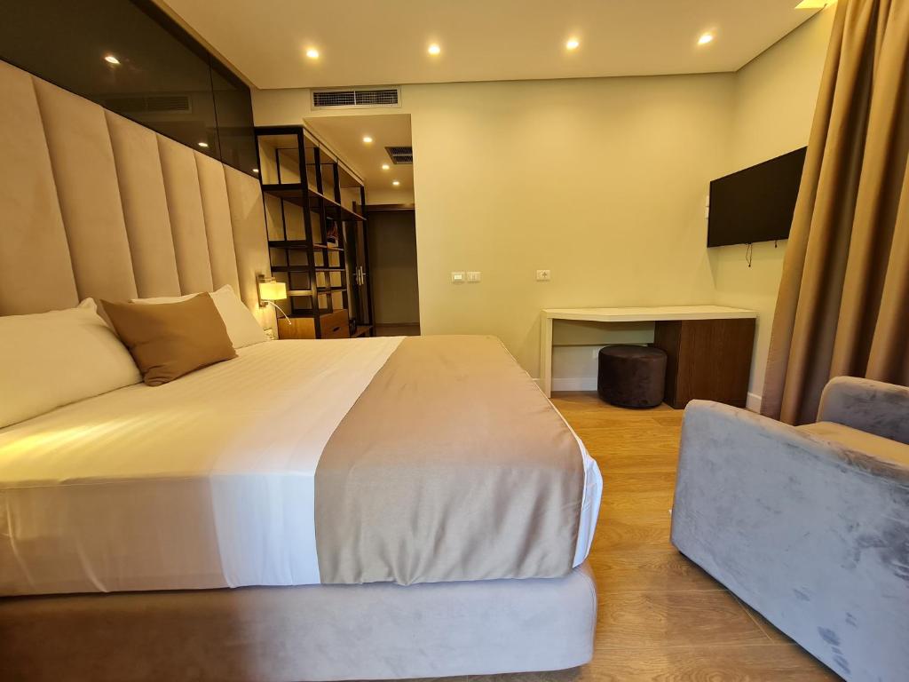 Hotel Aross - Image 6