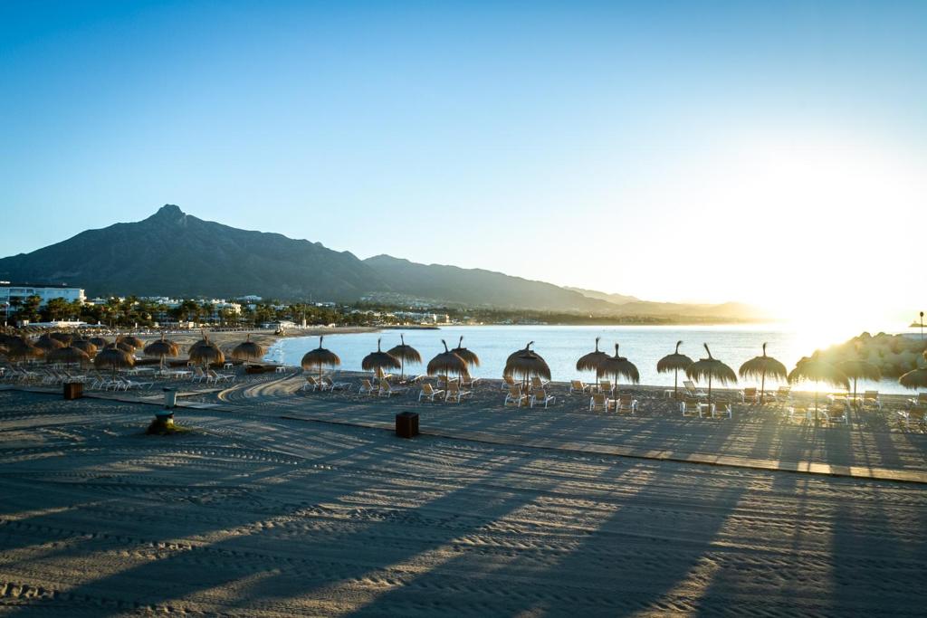 Fotografia z galérie ubytovania MARBELLA BANUS SUITES - Ceibo Centro Plaza Banús Suite Apartment v Marbelli