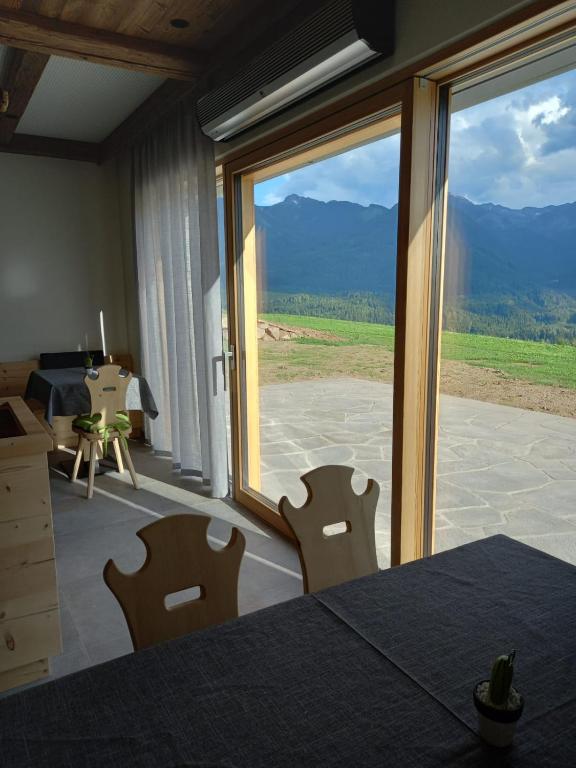 Nespecifikovaný výhled na hory nebo výhled na hory při pohledu z bed and breakfast