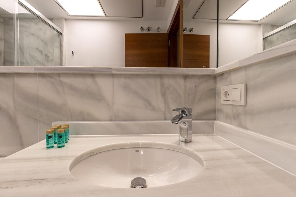 BiBo Suites Real Chancilleria - 8