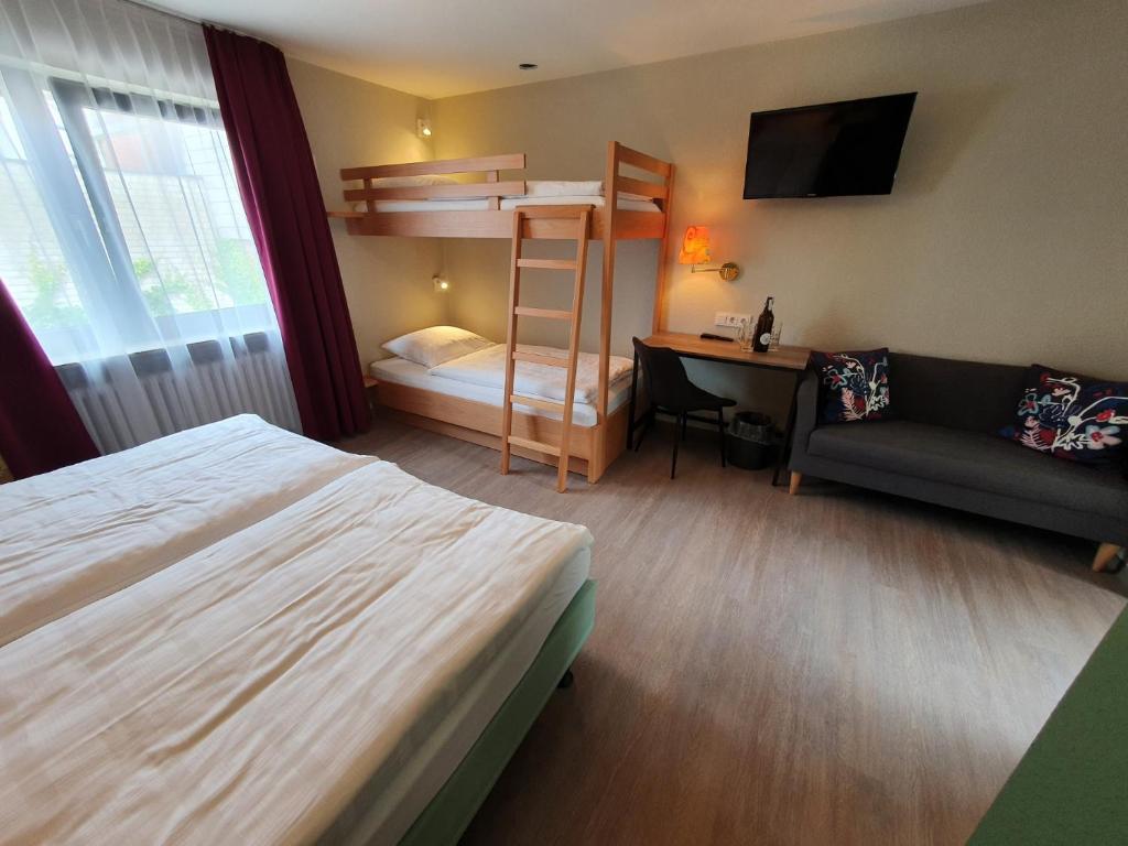 Wirtshaus & Hotel Zur Alten Brauerei Zapf - Vierbettzimmer Mit Eigenem Bad