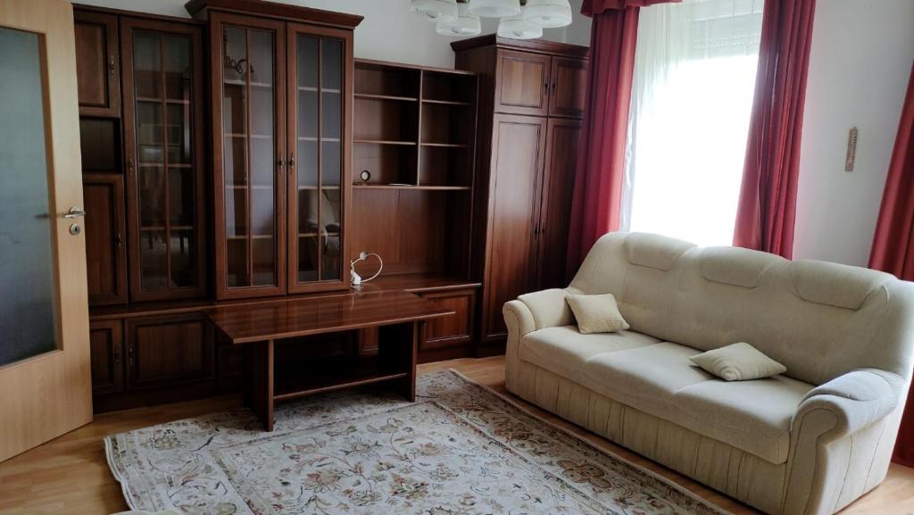 Posedenie v ubytovaní Mona apartment