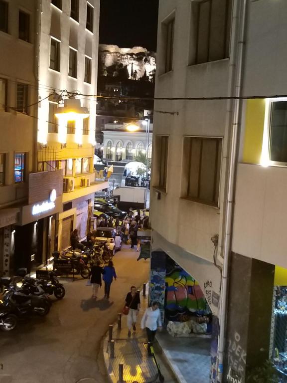 Amazing Apartments @ Monastiraki Subway Station - Studio Apartment