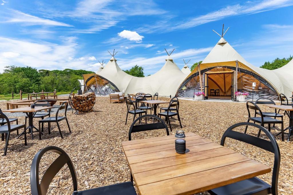 Restaurace v ubytování Under Canvas Acadia