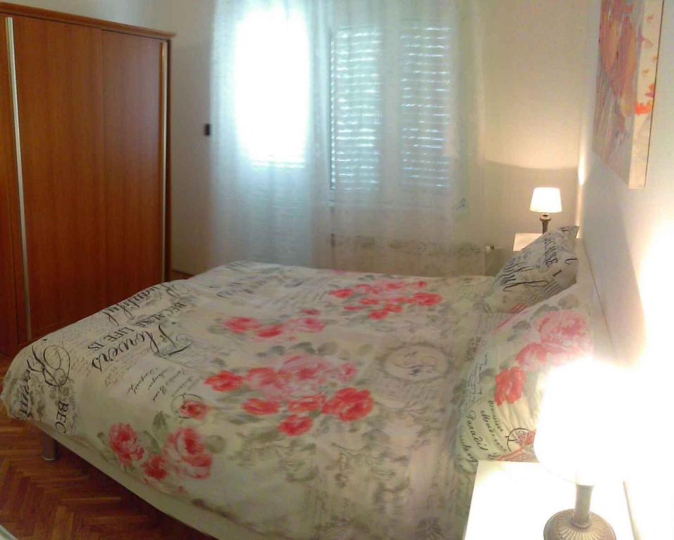 Posteľ alebo postele v izbe v ubytovaní Apartment in Zadar/Zadar Riviera 8183