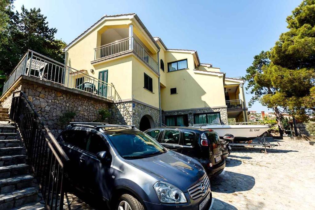 Fotografie z fotogalerie ubytování Apartments in Vrbnik/Insel Krk 13601 ve Vrbniku