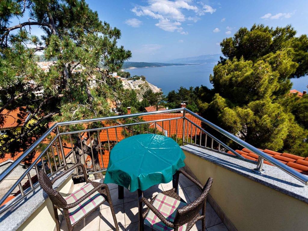 Fotografie z fotogalerie ubytování Apartments in Vrbnik/Insel Krk 13601 ve Vrbniku
