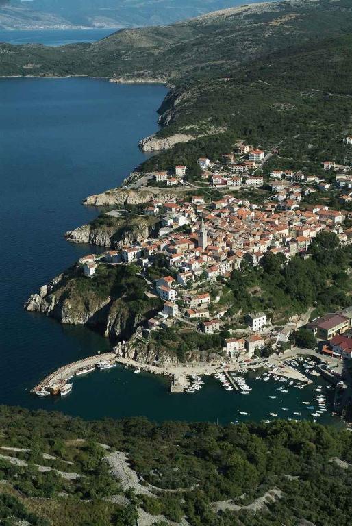 Fotografie z fotogalerie ubytování Apartments in Vrbnik/Insel Krk 13601 ve Vrbniku