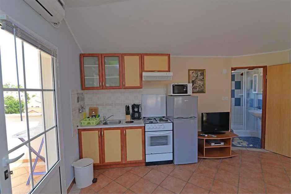 Fotografia z galérie ubytovania Apartments in Veli Losinj 33612 vo Veli Lošinj