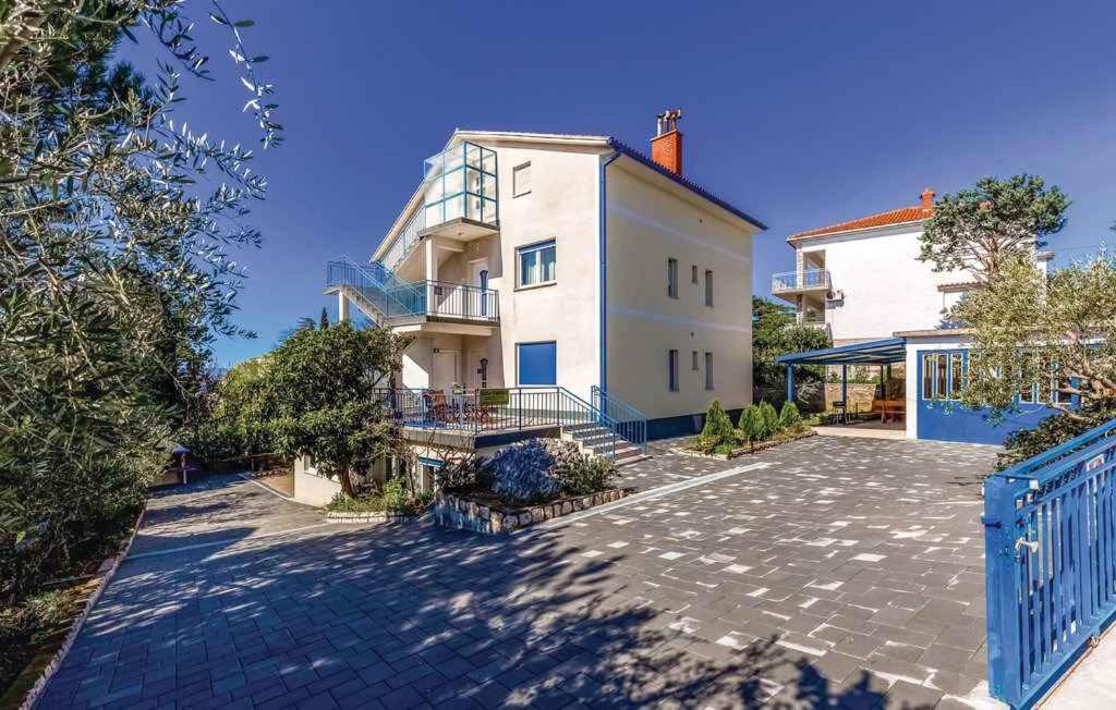 Budova, v ktorej sa apartmán nachádza