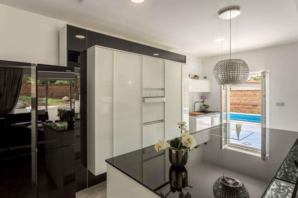 Fotografie z fotogalerie ubytování Holiday home in Split/Split Riviera 27675 ve Splitu