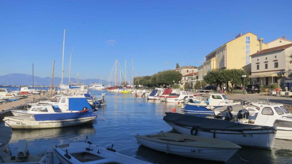 Fotografie z fotogalerie ubytování Apartments in Malinska/Insel Krk 12947 v destinaci Malinska