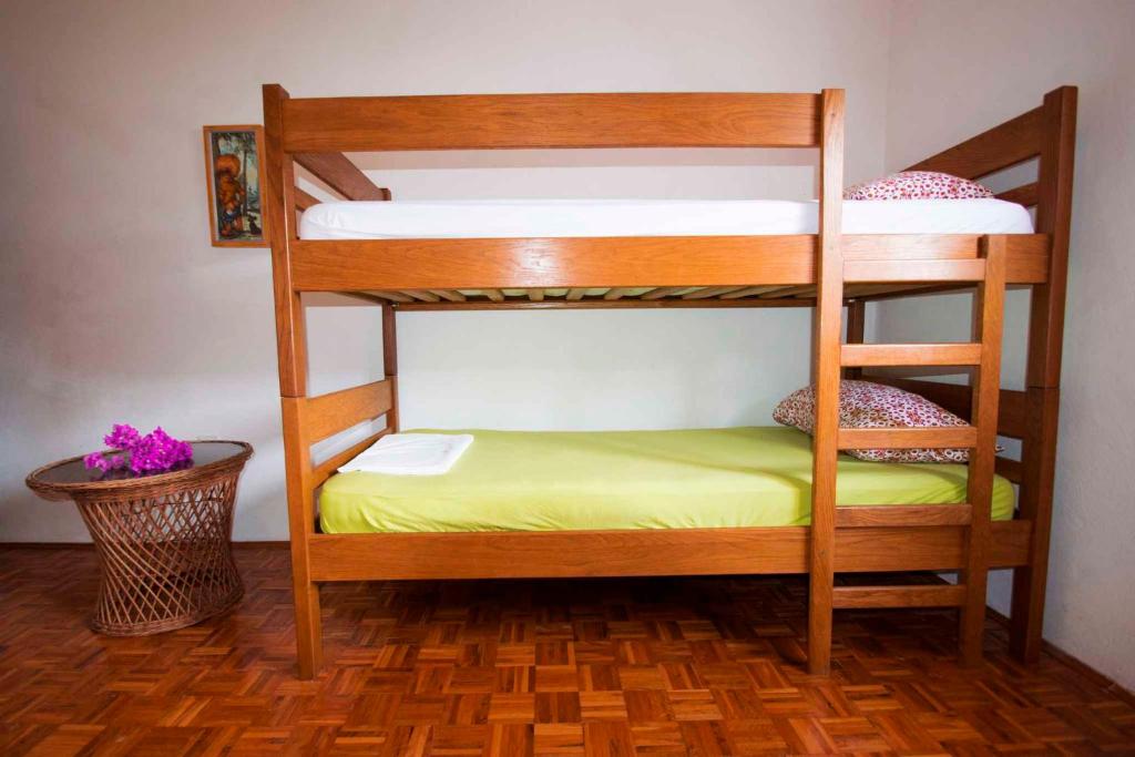 Palanda nebo palandy na pokoji v ubytování Apartments Seline/Paklenica Riviera 6833