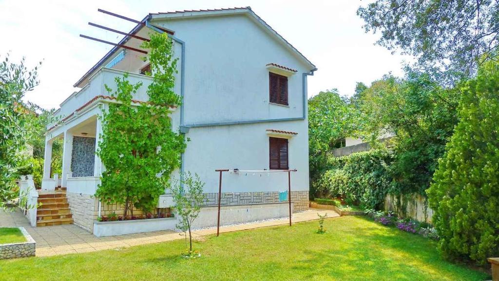 Ogród w obiekcie Apartments in Dobrinj/Insel Krk 35141