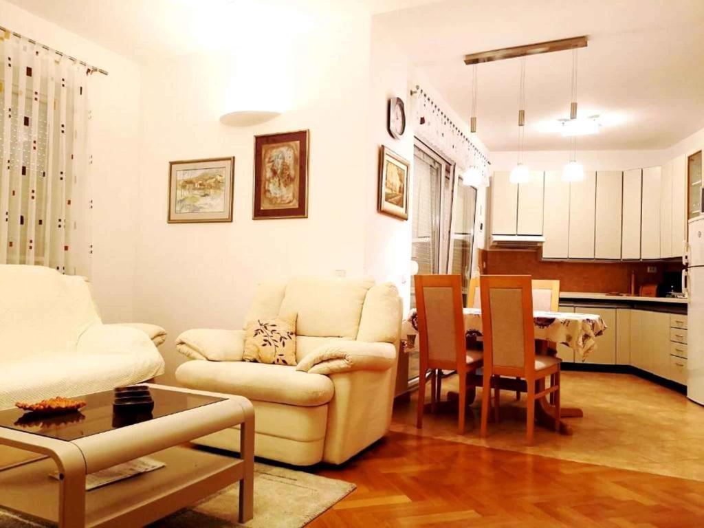 Fotografie z fotogalerie ubytování Apartment in Biograd na Moru 35667 v destinaci Biograd na Moru