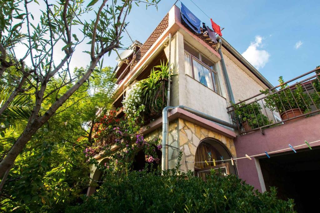 Budova, kde se apartmán nachází