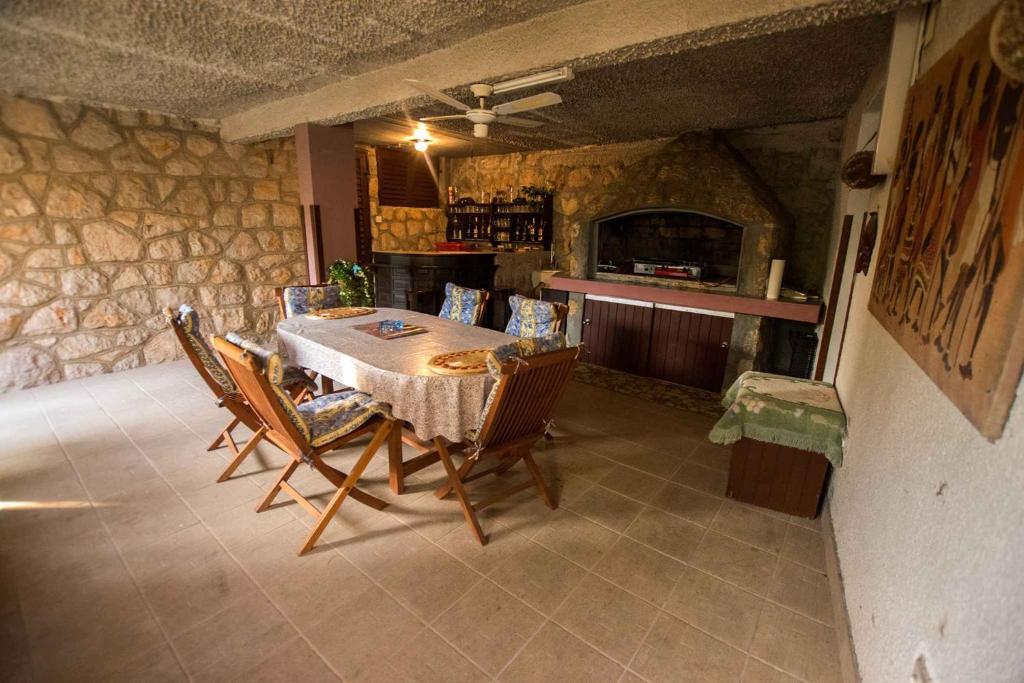 Fotografie z fotogalerie ubytování Apartments in Starigrad-Paklenica 6846 v destinaci Starigrad-Paklenica