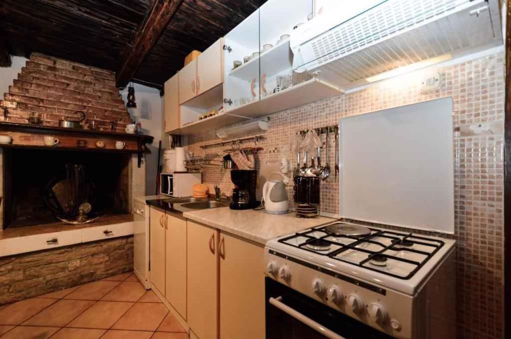 Kuchnia lub aneks kuchenny w obiekcie Holiday home in Dignano