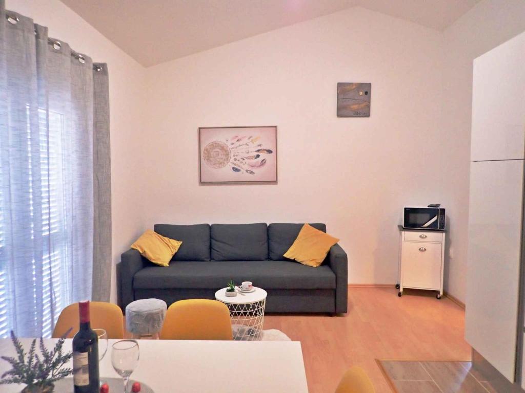 Apartment in Starigrad-Paklenica 6881