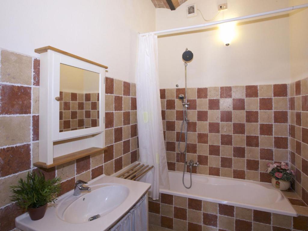Kúpeľňa v ubytovaní Peaceful Farm Stay in the Tuscany