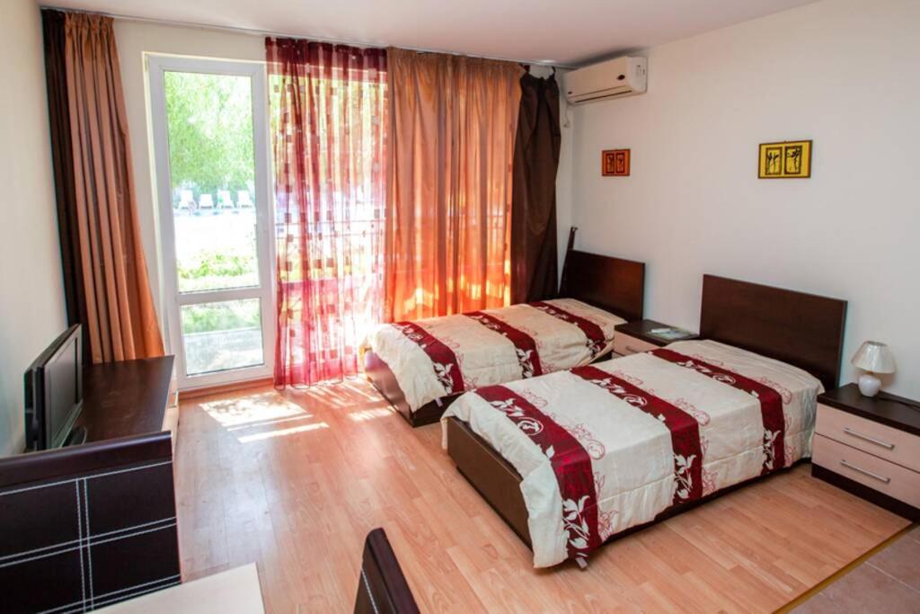Studio в апарт-отеле Holiday Fort Golf Club