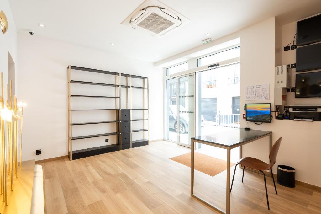 HOTEL AU COEUR DES ARTS ET METIERS - Resim 18