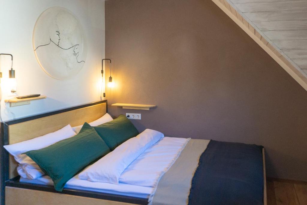 Hofgut Langenborn Wohnen auf Zeit möblierte Apartments Aschaffenburg Alzenau Frankfurt - Apartamento Con Ducha