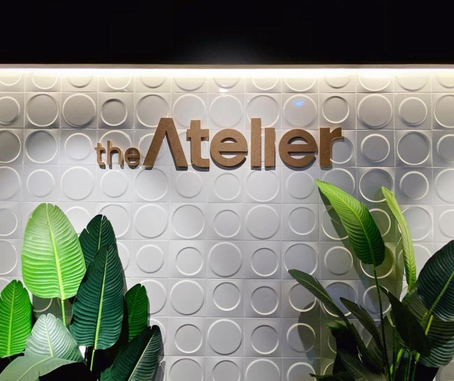 Certifikát, hodnocení, plakát nebo jiný dokument vystavený v ubytování The Atelier Boutique Hotel