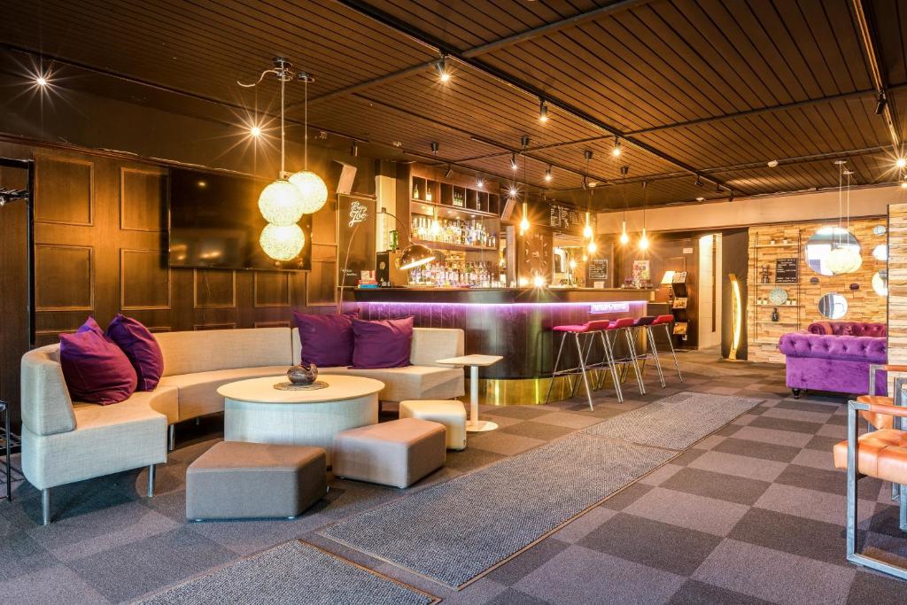 Loungen eller baren på Samantta Hotel & Restaurant
