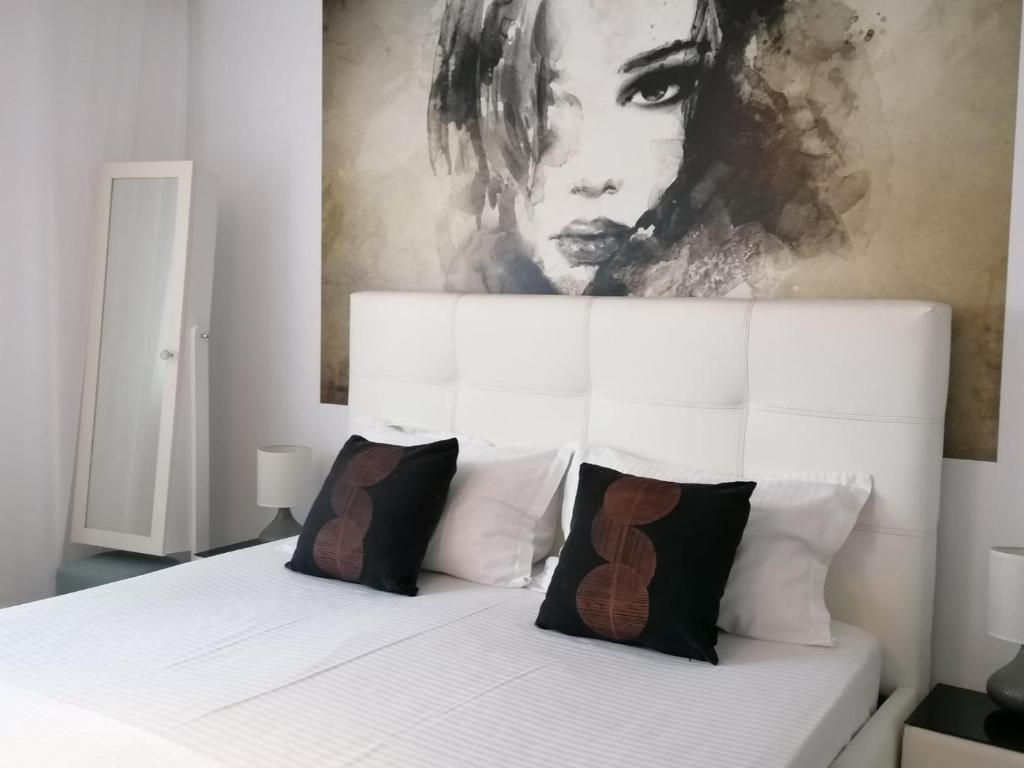 Postel nebo postele na pokoji v ubytování Alexandra House