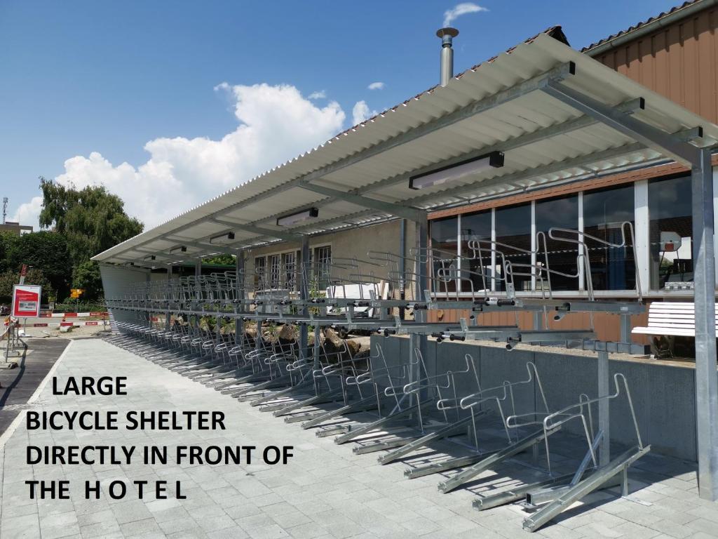 Hotel16 by Messe & Stadion Suisse in Minuten & Late Check-in - Resim 26