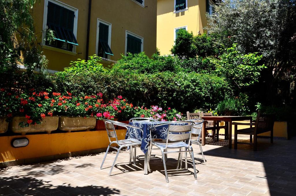 Ein Garten an der Unterkunft Locanda Villa Moderna