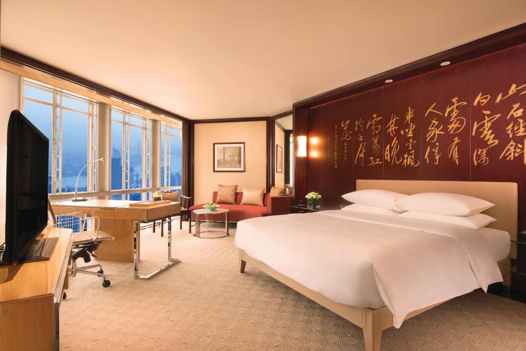 TV a/nebo společenská místnost v ubytování Grand Hyatt Shanghai
