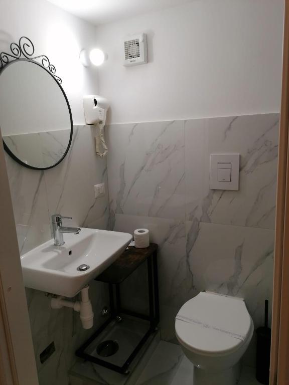 Kúpeľňa v ubytovaní Residence Appartamenti Santa Teresa a Chiaia