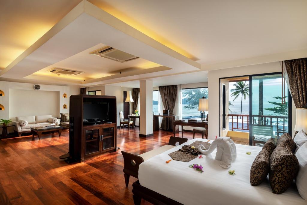TV a/nebo společenská místnost v ubytování Patong Paragon Resort & Spa SHA Extra Plus