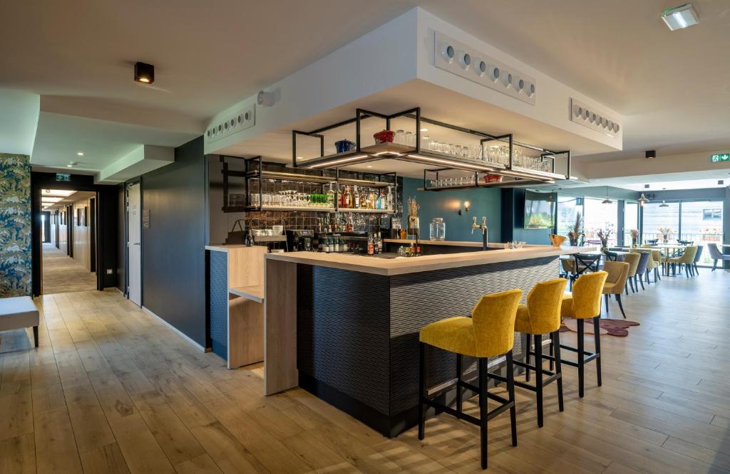 Lounge nebo bar v ubytování James Vignoble Hôtel, Eguisheim