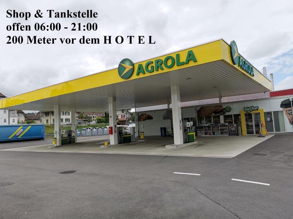 Certifikát, hodnocení, plakát nebo jiný dokument vystavený v ubytování Hotel16 by Messe & Stadion Suisse in Minuten & Late Check-in