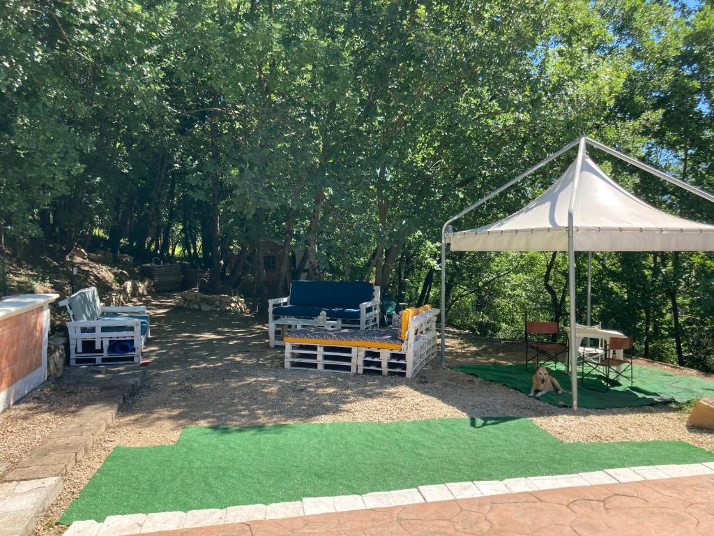 Ogród w obiekcie Villa Gioia relax immersi nel verde