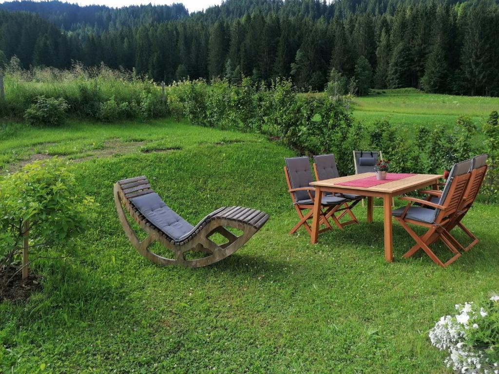 Vonkajšia záhrada v ubytovaní Appartement Hochsitz