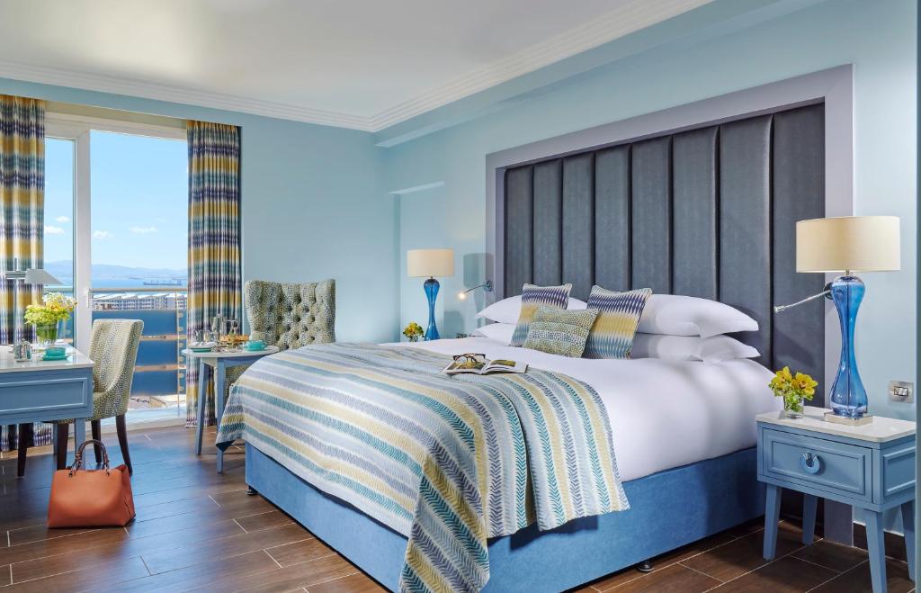 The Eliott Hotel客房内的一张或多张床位