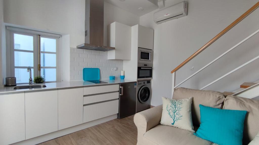 Zdjęcie z galerii obiektu APARTAMENTOS MINA4 tipo II Torre Mirador w Kadyksie