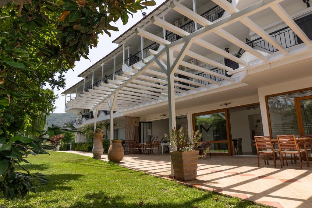 Milies Apartments - 14