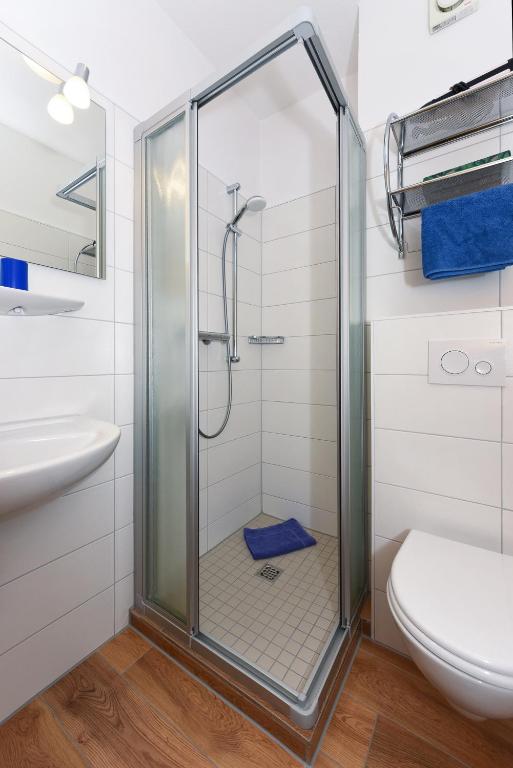 Koupelna v ubytování Hotel-Pension Störtebeker