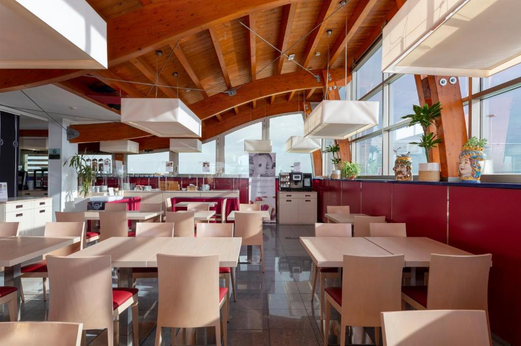 Restaurace v ubytování Hotel Mercure Siracusa