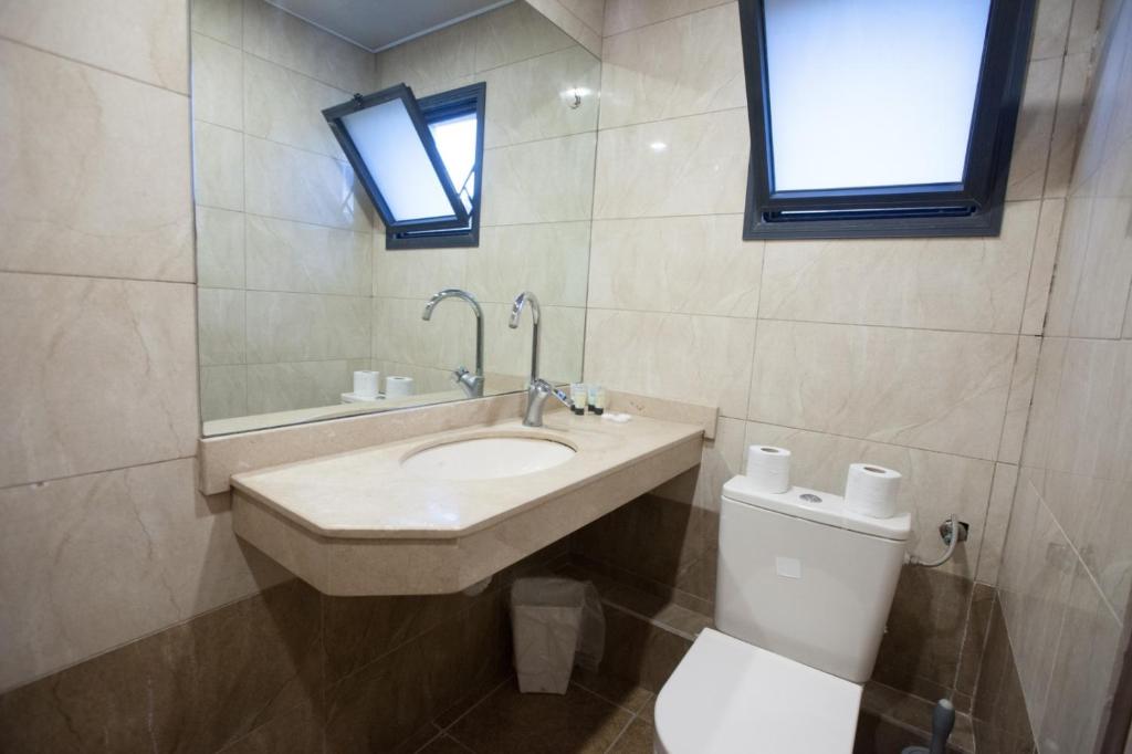 Koupelna v ubytování Puy Ahuzat Haosher Hotel