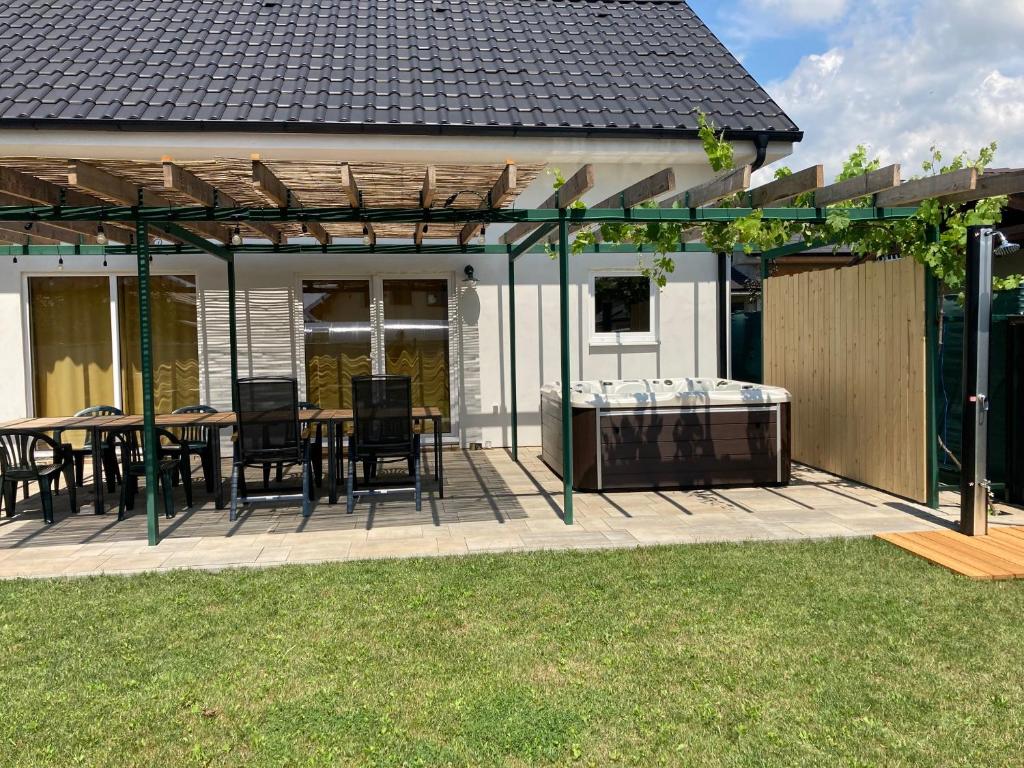 U Maňa - dovolenkový dom 50m od vstupu na kúpalisko - Two-Bedroom House
