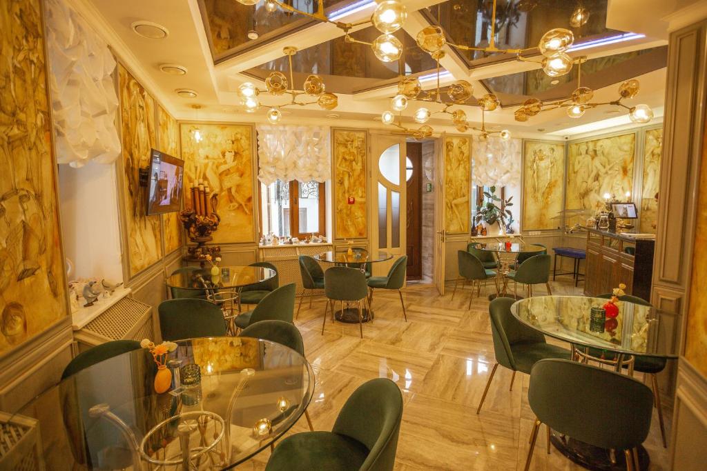 Foto da galeria de Hotel "Mandarin Clubhouse" em Kharkov