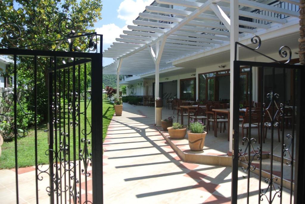 Milies Apartments - 12